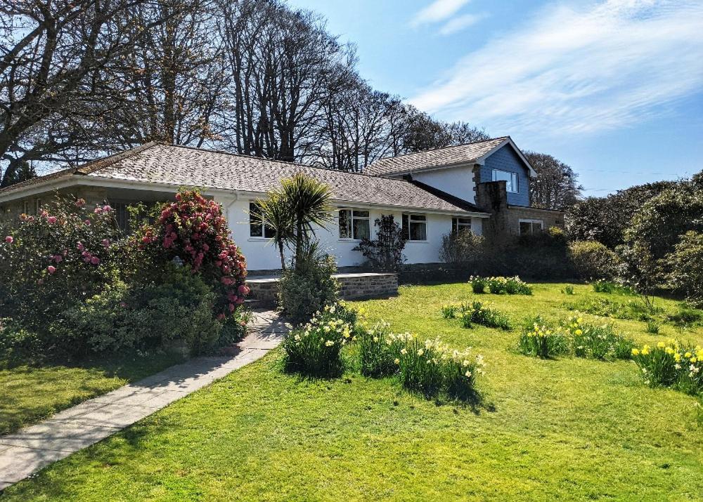 Fairwater Head Hotel Аксминстър Екстериор снимка