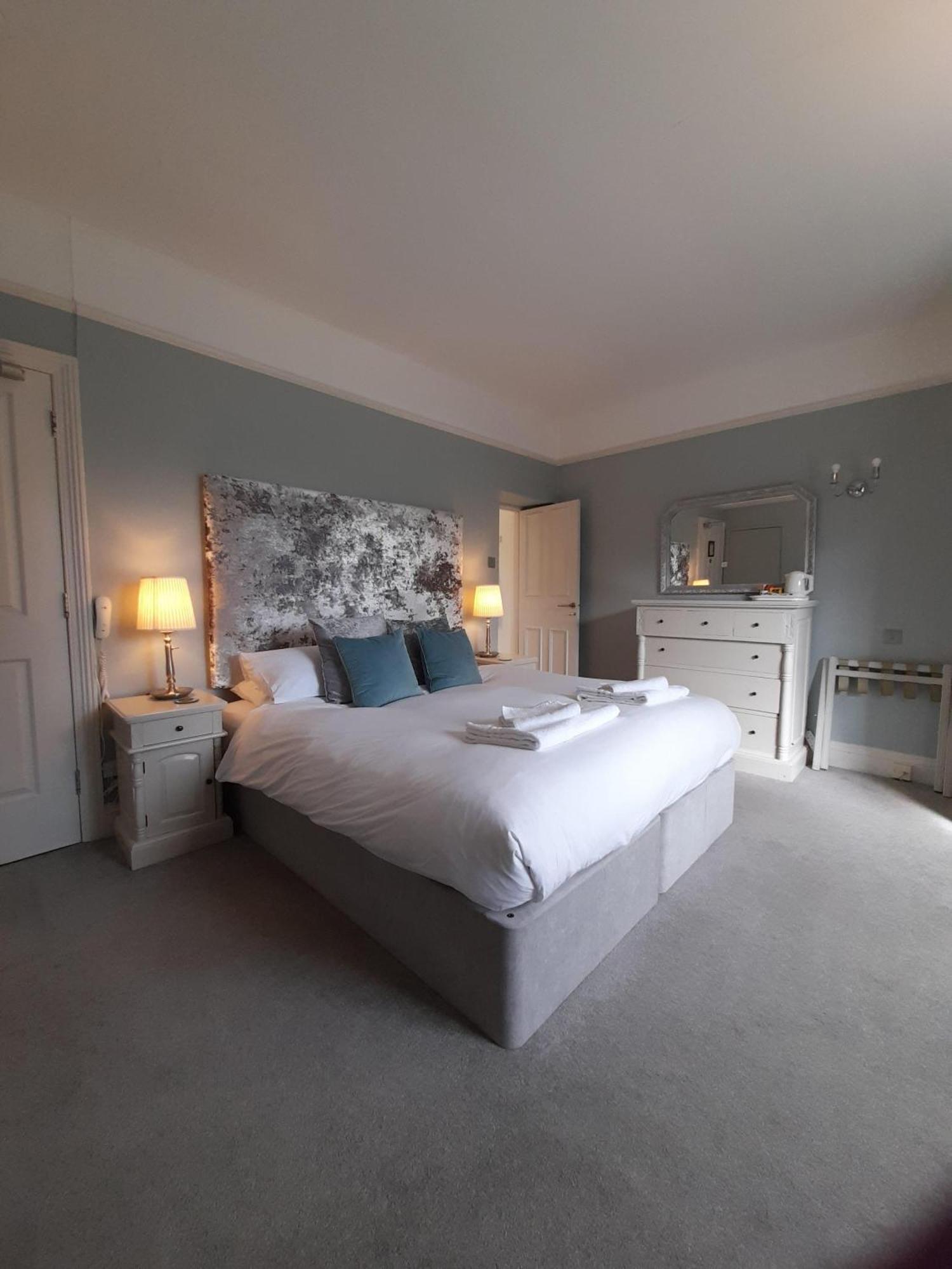 Fairwater Head Hotel Аксминстър Екстериор снимка